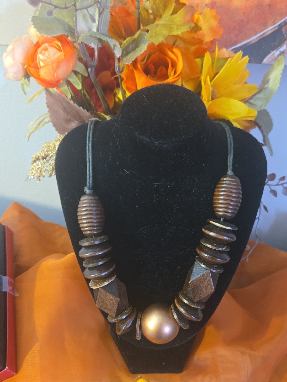 Unbranded Brown Beaded Statement Necklace with Metallic Accent